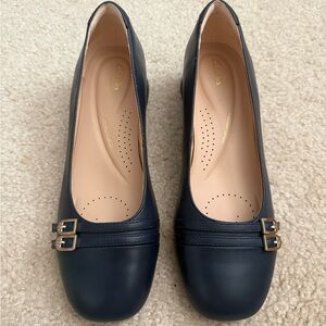 Clarks Women's Daiss 30 Court Navy Leather  26179534